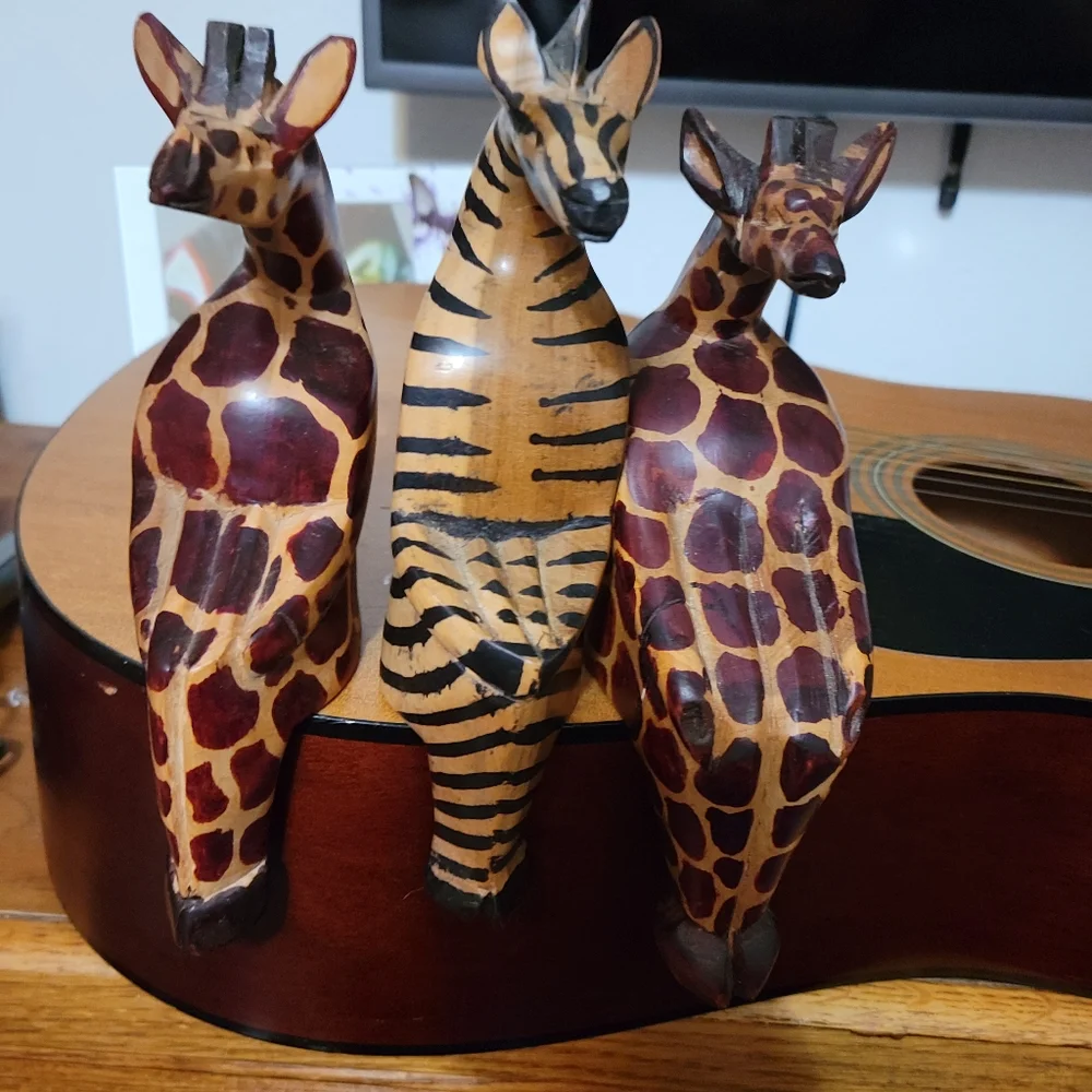 Vintage African wooden sitting animals. Set of 3 - Picture 4 of 10